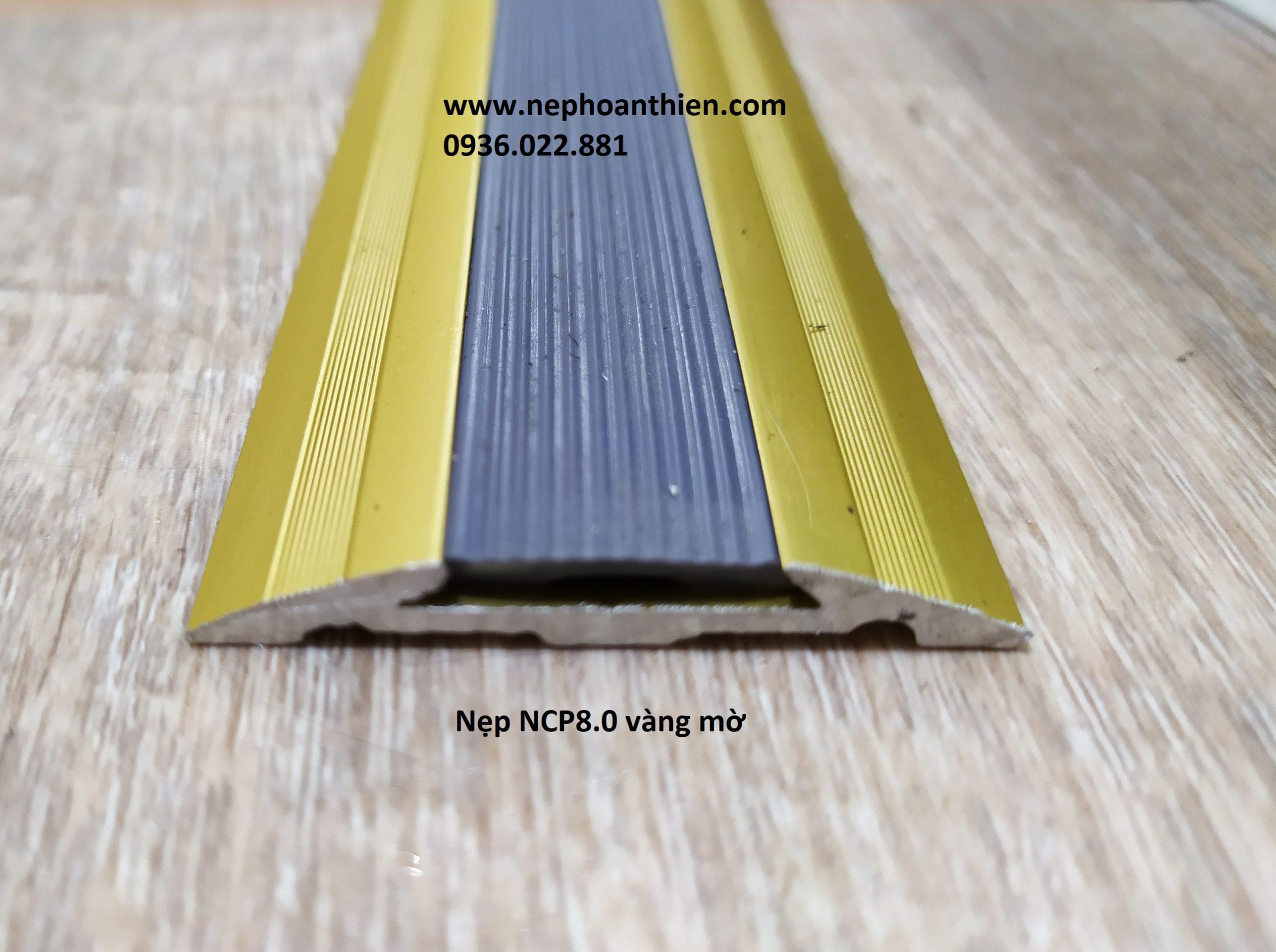 Nẹp cầu thang NCP8 màu vàng